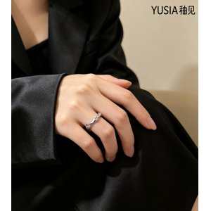 YUSIA 釉见 起伏肌理波浪锆石细银戒指