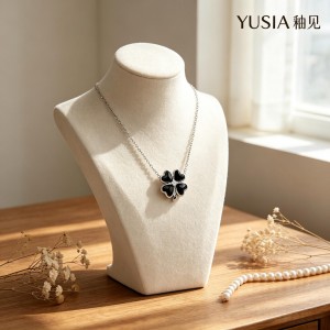 YUSIA 釉见 星芒四叶草轻奢项链