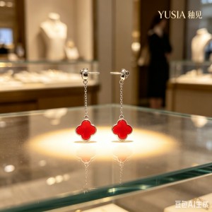 YUSIA 釉见 灵动细链红釉四叶草轻奢耳饰