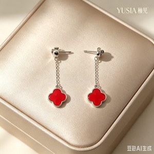 YUSIA 釉见 灵动细链红釉四叶草轻奢耳饰