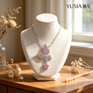 YUSIA 釉见 蝶尾缀星锆石轻奢吊坠项链