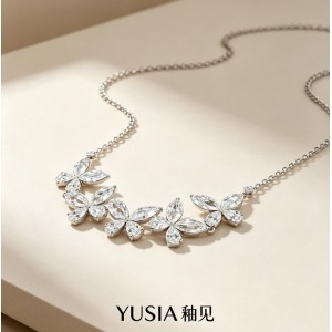 YUSIA 釉见 五蝶排微笑锆石轻奢项链