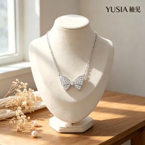 YUSIA 釉见 星光蝴蝶结告白轻奢项链