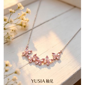 YUSIA 釉见 五蝶排微笑锆石轻奢项链