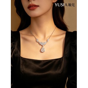 YUSIA 釉见 繁花簇水滴锆石轻奢吊坠项链