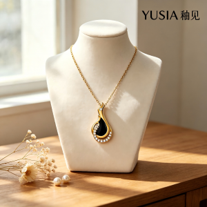 YUSIA 釉见 曲韵天鹅水滴珐琅轻奢吊坠项链