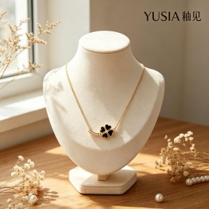 YUSIA 釉见 心瓣四叶草弧形轻奢项链