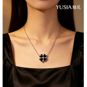 YUSIA 釉见 星芒四叶草轻奢项链