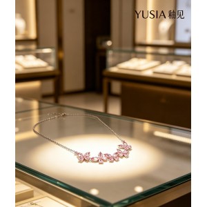 YUSIA 釉见 五蝶排微笑锆石轻奢项链