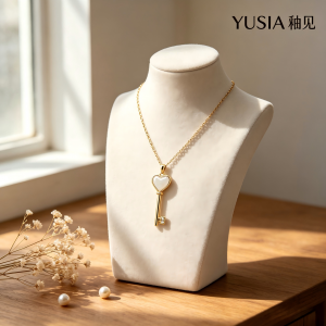 YUSIA 釉见 情锁心匙珐琅轻奢吊坠链